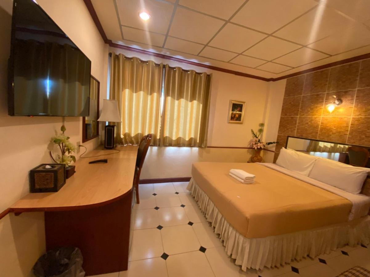 Honey House 2 Hostel Банкок Екстериор снимка