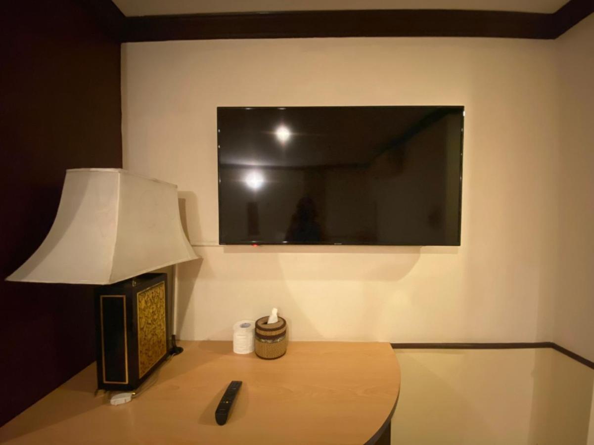 Honey House 2 Hostel Банкок Екстериор снимка