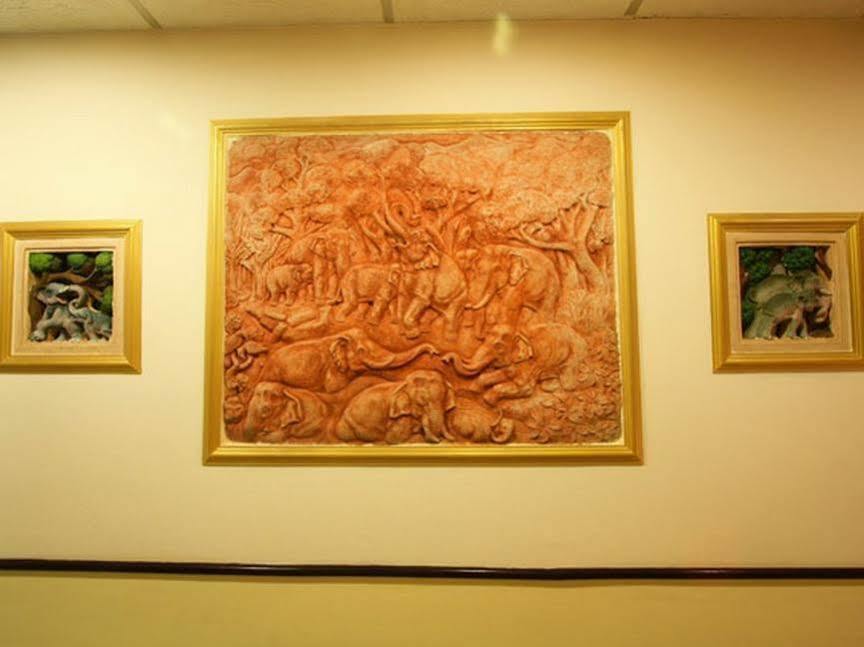 Honey House 2 Hostel Банкок Екстериор снимка
